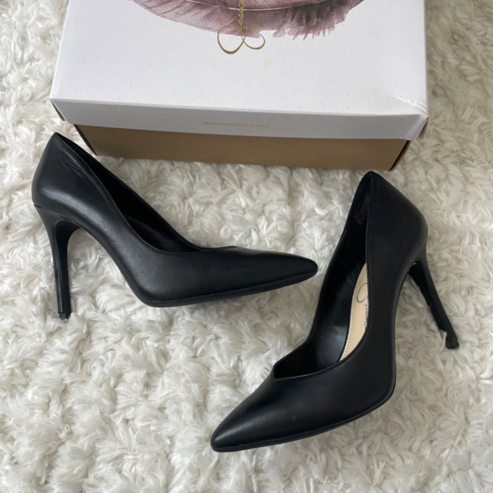Jessica Simpson Black Pumps - Size 7